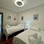 Pioxii Center *
